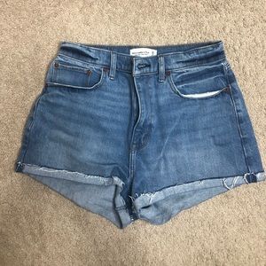 Abercrombie & Fitch curve love mom short
